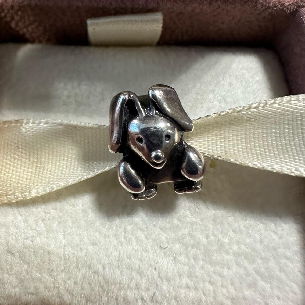AUTHENTIC PANDORA STERLING SILVER BUNNY RABBIT / EASTER CHARM 79389 (retired)